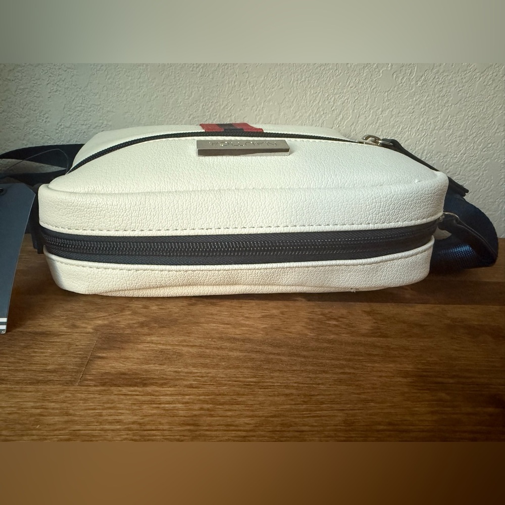 Nautica White Camera Crossbody Bag with Red Stripe – Vegan Non Leather – NWT - Picture 4 of 11